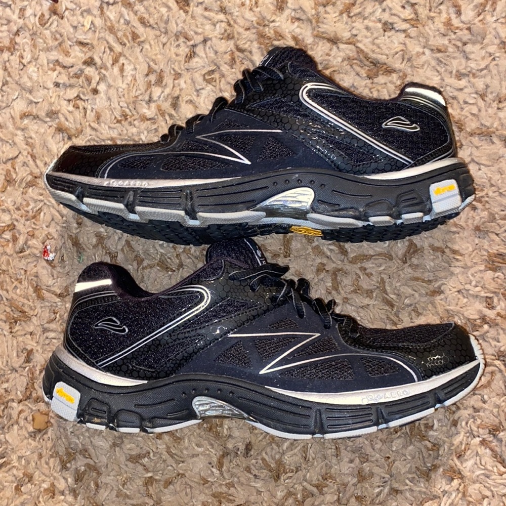 Abeo running shoes